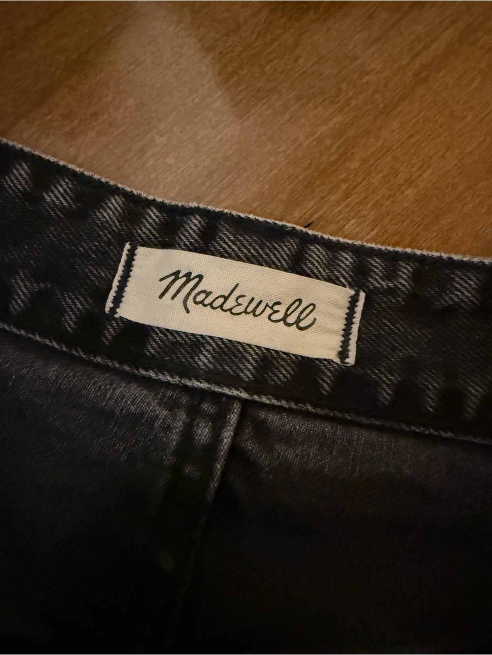 Madewell Relaxed Denim Shorts 2" Haywood Wash Black Size 26 Cut-Offs Distressed - Picture 9 of 11